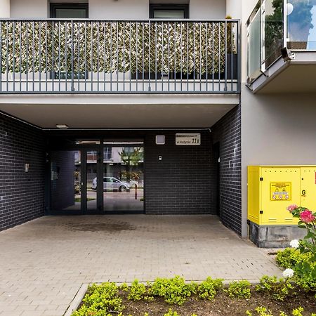 Color Apartments Apartament Black & White Kolobrzeg Bagian luar foto