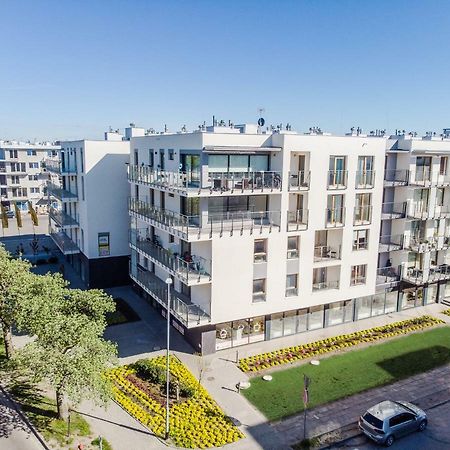 Color Apartments Apartament Black & White Kolobrzeg Bagian luar foto