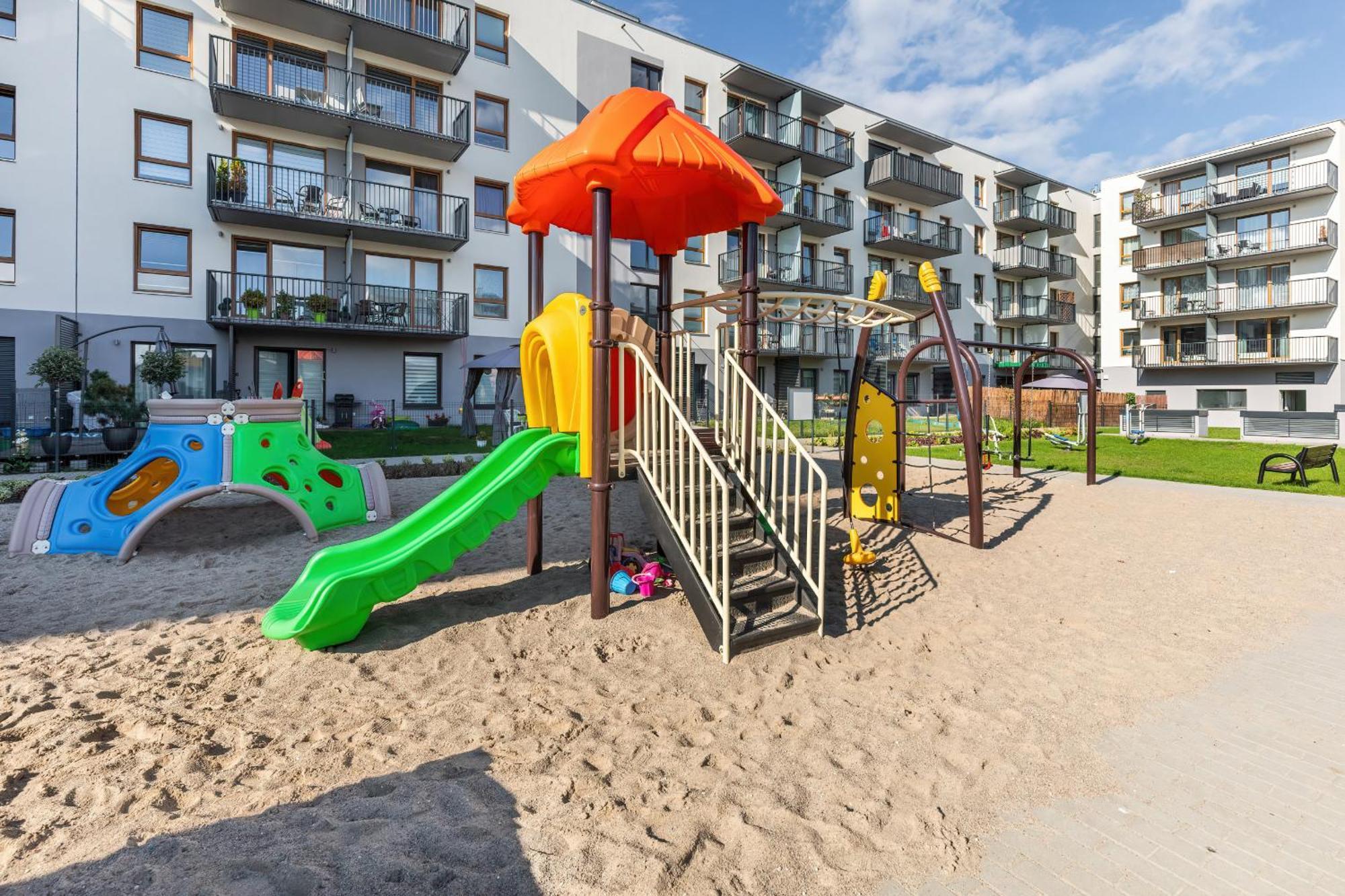 Color Apartments Apartament Black & White Kolobrzeg Bagian luar foto