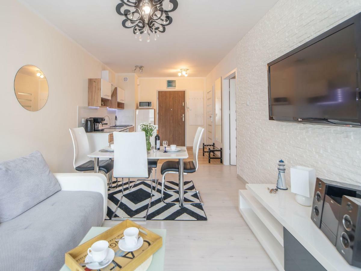 Color Apartments Apartament Black & White Kolobrzeg Bagian luar foto