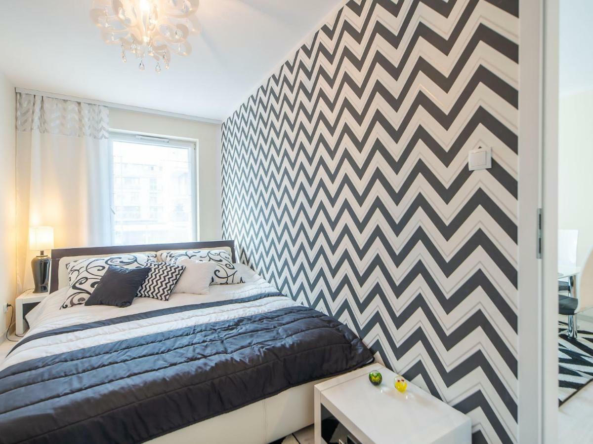Color Apartments Apartament Black & White Kolobrzeg Bagian luar foto