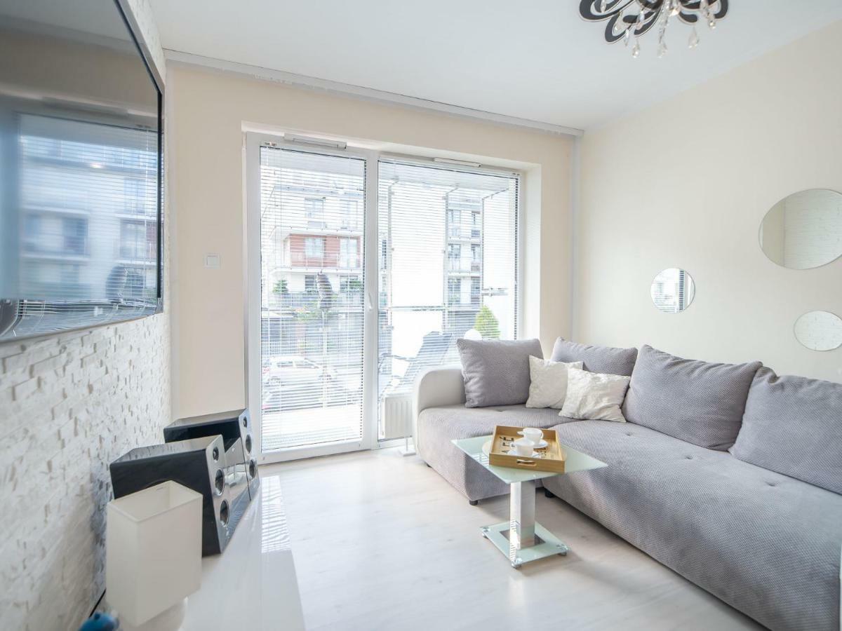 Color Apartments Apartament Black & White Kolobrzeg Bagian luar foto