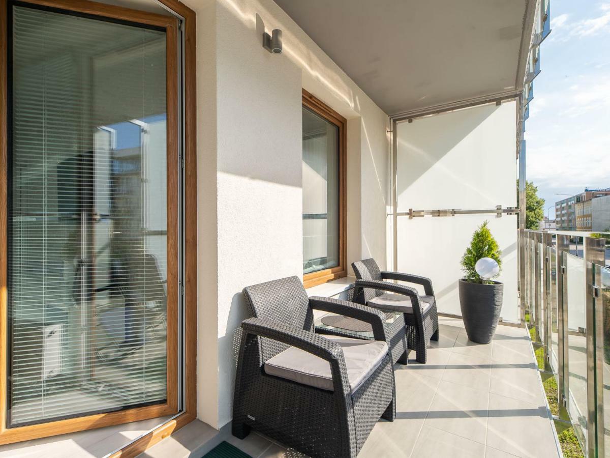 Color Apartments Apartament Black & White Kolobrzeg Bagian luar foto