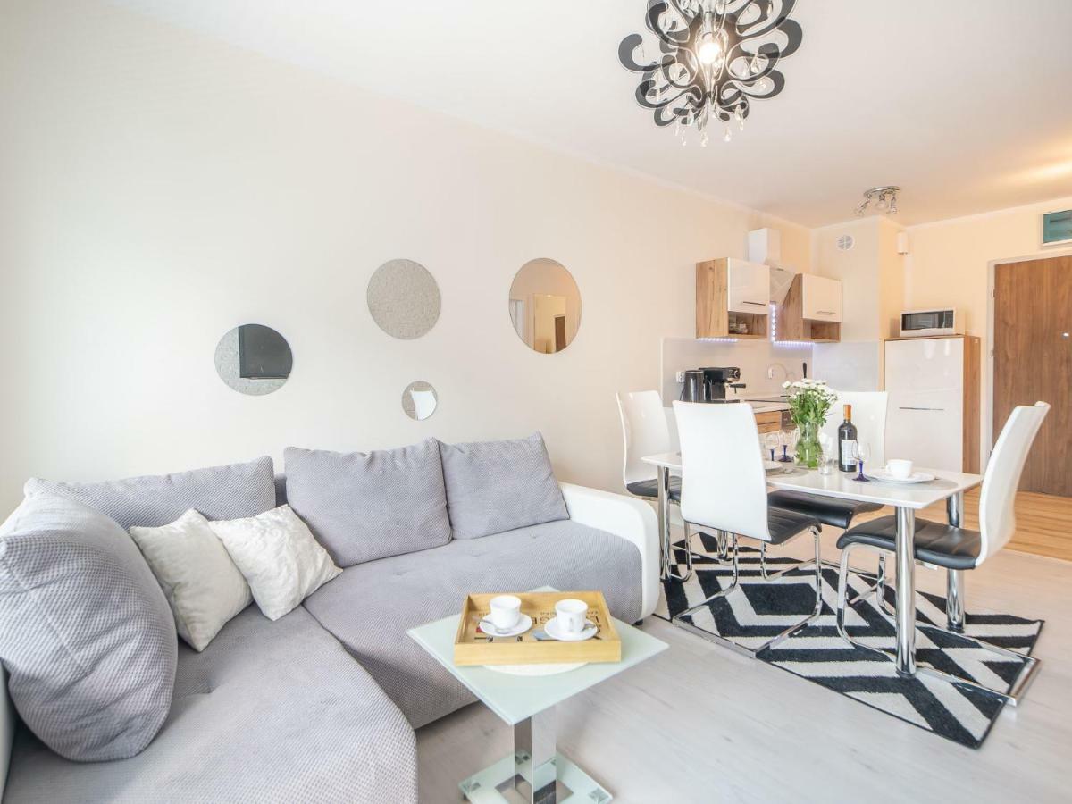 Color Apartments Apartament Black & White Kolobrzeg Bagian luar foto