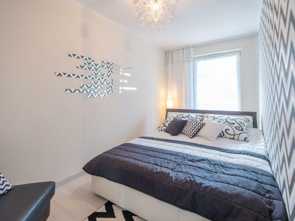 Color Apartments Apartament Black & White Kolobrzeg Bagian luar foto